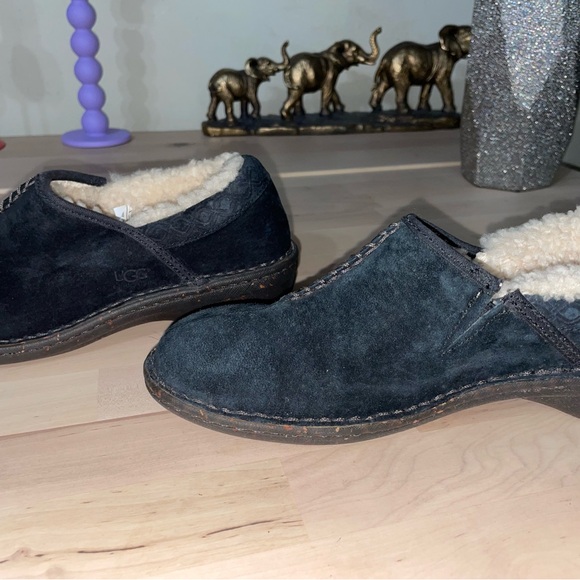 UGG Australia SN 1757 Women's Bettey Black Sheepskin Slip On Shoes Loafers - Picture 3 of 6